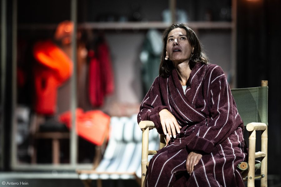 Fruen Fra Haven (2025) © Antero Hein