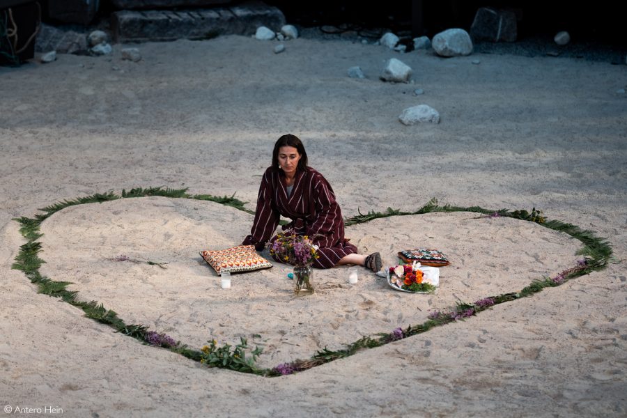 Fruen Fra Haven (2025) © Antero Hein